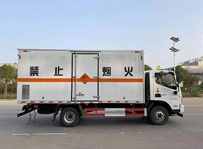 立山爆破器材运输车